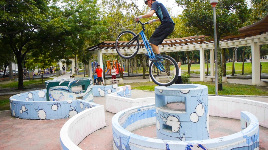 images/forum/2013/trials experimental film - taichung children park.still010lr.jpg